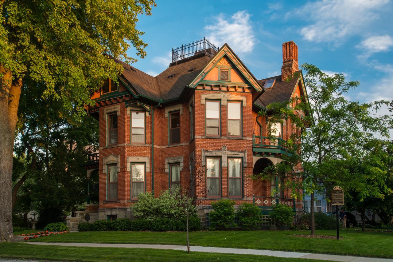 Historic Webster House Bed And Breakfast Inn Bay City Exterior photo
